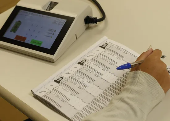 Imagem ilustrativa da imagem Apenas 0,03% dos votos foram registrados após as 17h, diz TSE