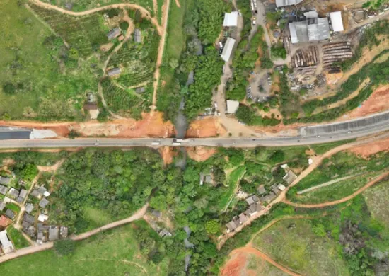Imagem ilustrativa da imagem BR-101 terá interdições totais em Fundão para içamento de vigas