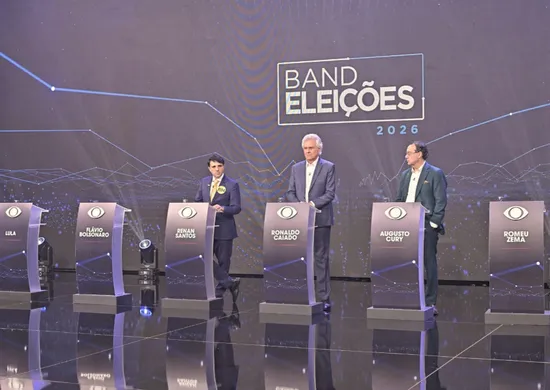 Imagem ilustrativa da imagem Band confirma debate com Lula e manterá púlpito de Flávio Bolsonaro vazio