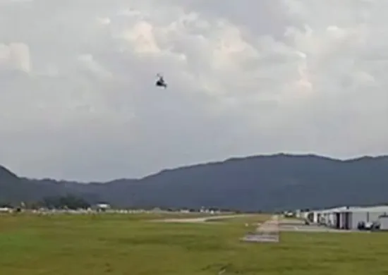 Imagem ilustrativa da imagem Bombeiros e FAB reforçam buscas por helicóptero com cantor Rick em SC