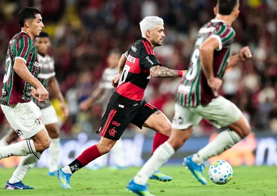 Imagem ilustrativa da imagem CBF aprova redução de estrangeiros no Brasileirão a partir de 2027