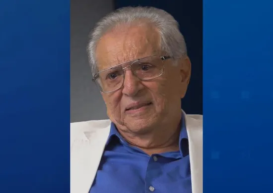Imagem ilustrativa da imagem Carlos Alberto de Nóbrega é internado para investigar infecção viral
