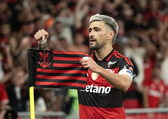 Imagem ilustrativa da imagem Flamengo garante vaga no sufoco e chega à 5ª semifinal de Libertadores em oito anos