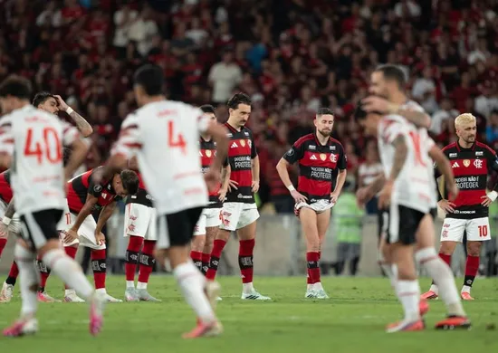 Imagem ilustrativa da imagem Flamengo perde nos pênaltis para Estudiantes e dá adeus ao penta da Libertadores