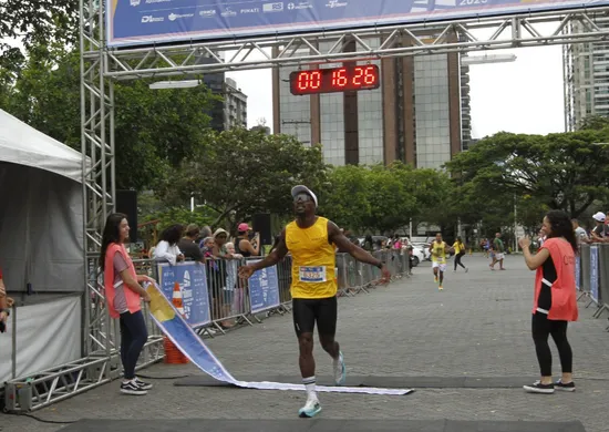 Imagem ilustrativa da imagem Gari Bolt mira primeiro título após dois vice-campeonatos
