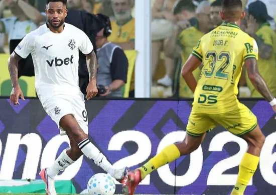 Imagem ilustrativa da imagem 'Lei do ex' supera estreias de Tite e Ziyech e Mirassol vence o Botafogo