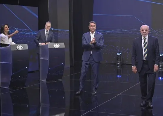 Imagem ilustrativa da imagem Lula e Flávio Bolsonaro definem estratégias e intensificam agendas após debate