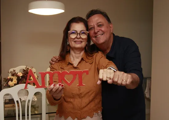 Imagem ilustrativa da imagem Namorados na adolescência, casal do ES se reencontra após 52 anos e se casa