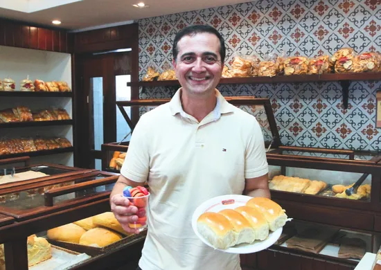 Imagem ilustrativa da imagem Padarias vão distribuir 50 mil pães em troca de garrafas e tampinhas