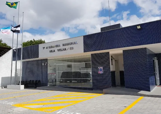 Imagem ilustrativa da imagem Pai é preso após filha relatar ter sido agredida com cabo de vassoura em Vila Velha