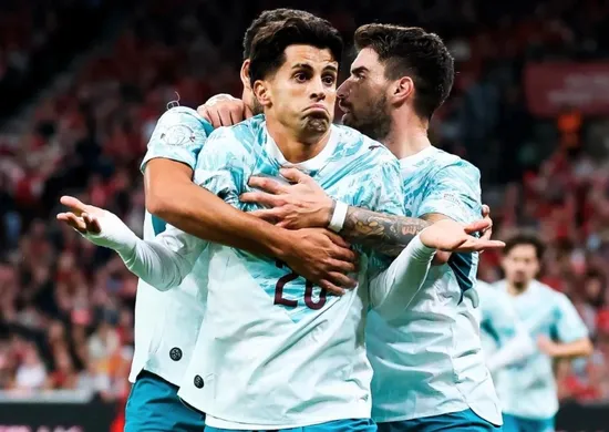 Imagem ilustrativa da imagem Portugal vence Dinamarca, e Jesus evita falar sobre saída de Cristiano Ronaldo