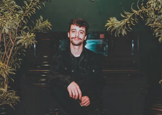 Imagem ilustrativa da imagem Retrato fiel e emotivo de Gabriel Bebici em novo disco