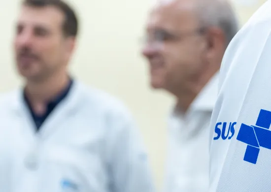 Imagem ilustrativa da imagem SUS incorpora cirurgia para tratar catarata e glaucoma ao mesmo tempo