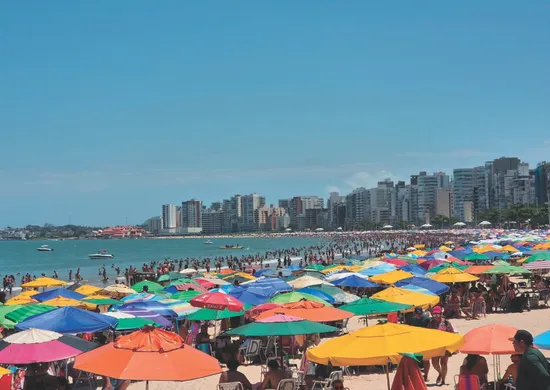 Imagem ilustrativa da imagem Semana do Saco Cheio: turistas lotam praias e hotéis em Guarapari