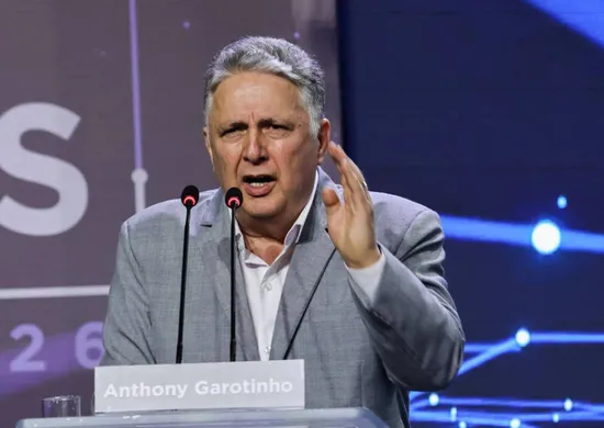Imagem ilustrativa da imagem TSE dá dois dias para MP opinar sobre saída de Garotinho; Paes o chama de 'laranja'