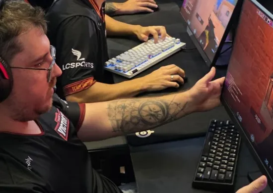 Imagem ilustrativa da imagem Team Victory é vice-campeão em LoL e CS2 na Copa FecapeeS