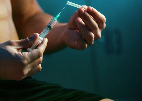 Imagem ilustrativa da imagem 'Tive medo de não poder ter filhos', diz homem após uso prolongado de testosterona