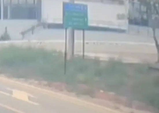 Imagem ilustrativa da imagem Vídeo: teto de aeroporto desaba no Sul do ES