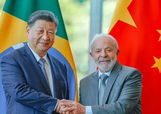Imagem ilustrativa da imagem Xi Jinping parabeniza Lula e propõe acelerar parceria estratégica China-Brasil