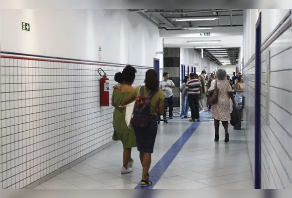 Imagem ilustrativa da imagem 75 urnas apresentam problemas; votação do segundo turno segue normal