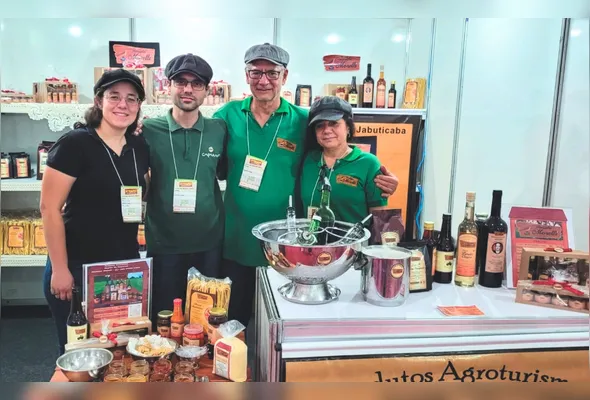 Imagem ilustrativa da imagem Feira com delícias da roça e shows na Praça do Papa