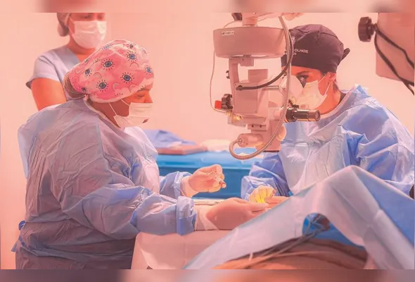 Equipe realizou transplante de córnea no paciente Gessé Barbosa no Hospital de Olhos São Mateus