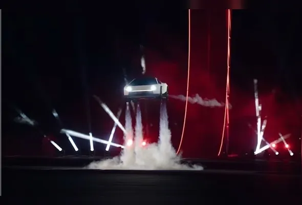 Imagem ilustrativa da imagem Musk apresenta Roadster, o 'carro voador' da Tesla; confira vídeo