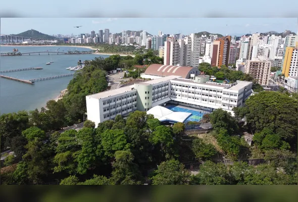 Vista do Colégio Sagrado Coração de Maria, em Vitória: instituição   possui uma área de 12.409m e tem turmas do maternal ao ensino médio, nos turnos matutino ou vespertino