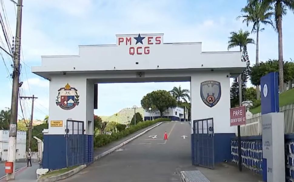 Policial é preso após denúncias de perseguição da ex-namorada