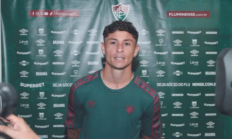 Imagem ilustrativa da imagem Diogo Barbosa sofre cirurgia no joelho direito e desfalca o Fluminense