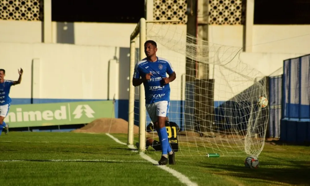 Vitória goleia o Vilavelhense é líder isolado do Grupo B da Copa ES