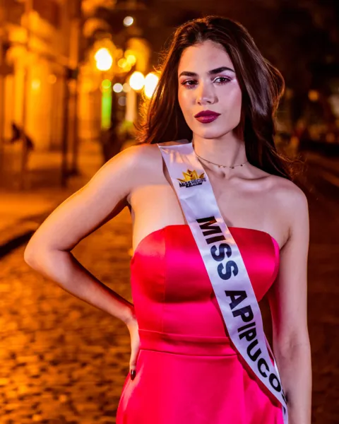 As mais belas candidatas disputam o título de Miss Recife nesta quinta