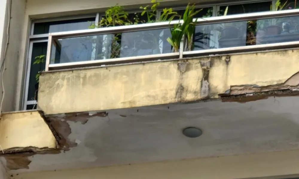 Crea-ES faz vistoria e relata estado de corrosão em edifício na Praia da Costa