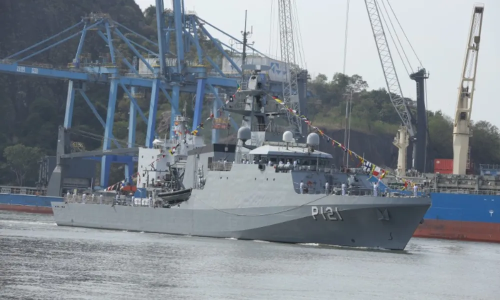 Helicópteros e navio em desfile de 7 de Setembro em Vitória. Veja imagens