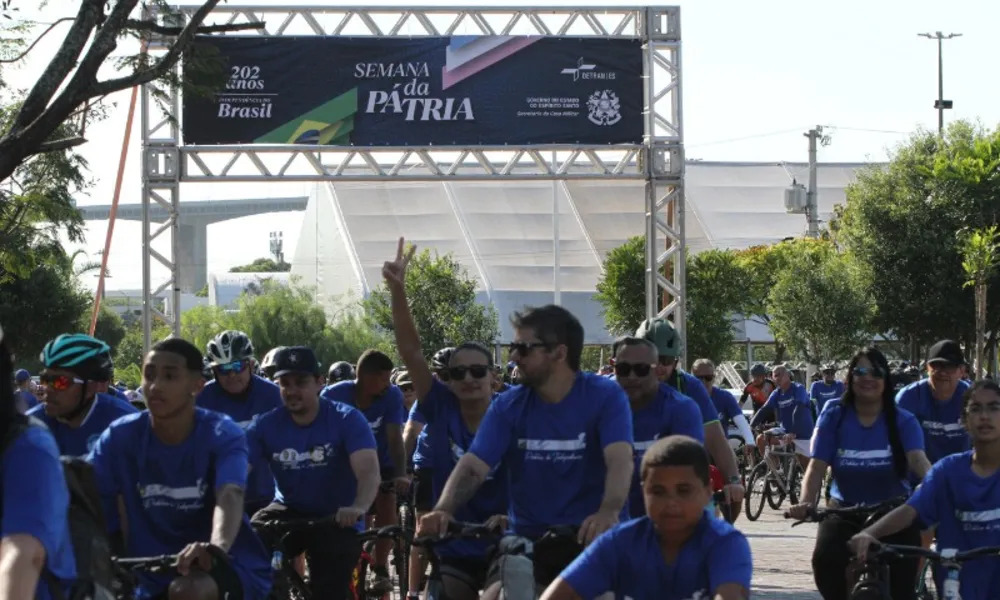 Pedalaço da Independência reúne famílias e atletas em passeio de belas paisagens