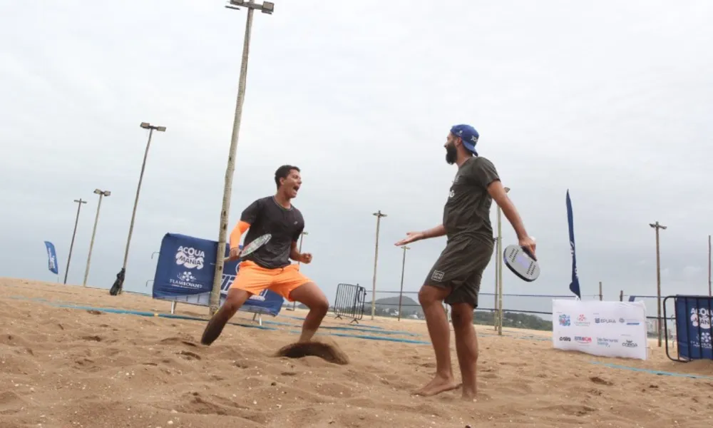 Veja fotos do Tribuna Open de Beach Tennis na Praia de Camburi