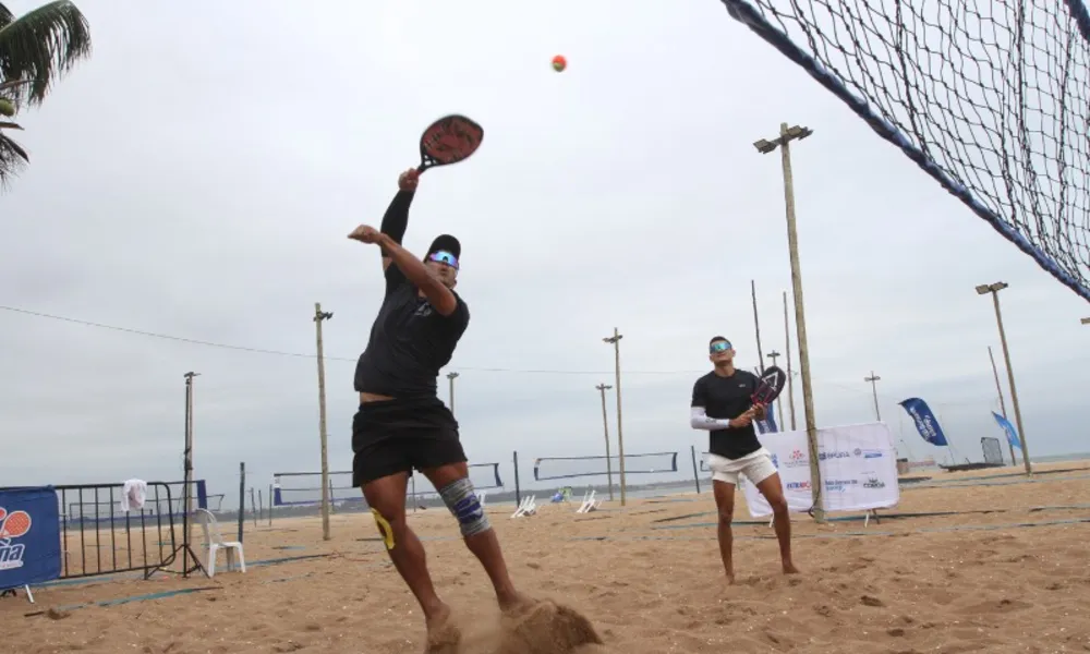 Veja fotos do Tribuna Open de Beach Tennis na Praia de Camburi