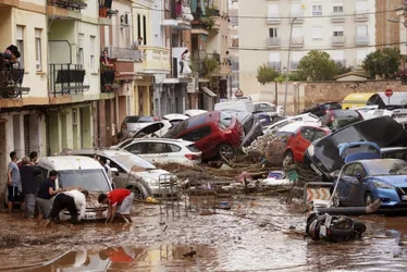 Imagem ilustrativa da imagem O que se sabe sobre a tempestade que matou mais de 200 pessoas na Espanha
