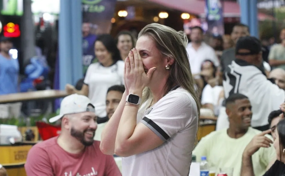 Festa gloriosa em Vitória com o título inédito do Botafogo na Libertadores