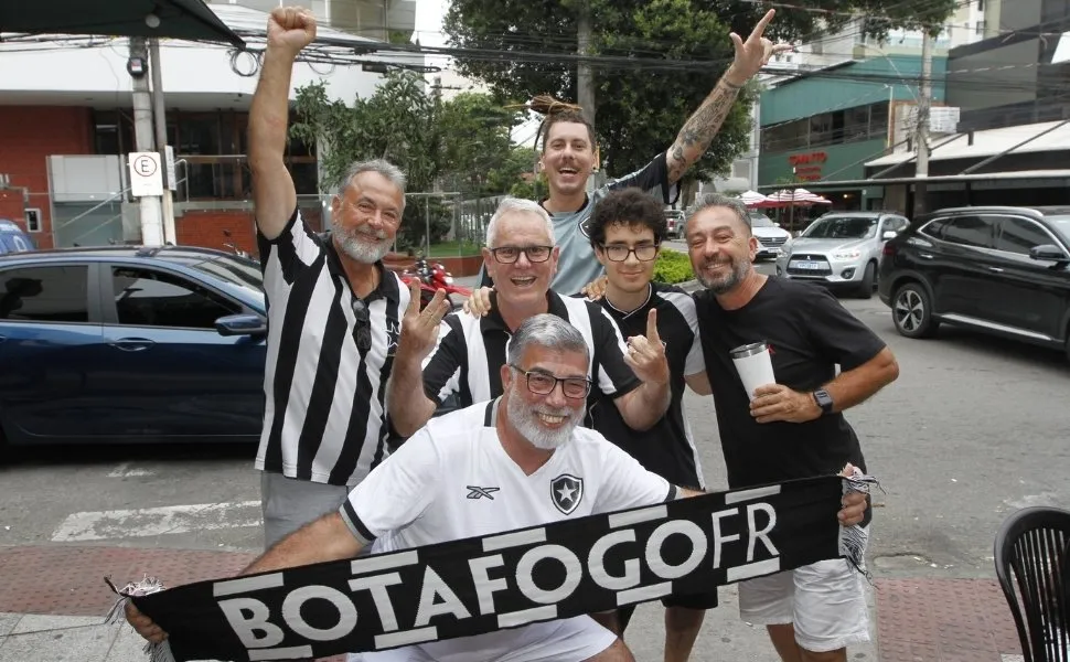 Festa gloriosa em Vitória com o título inédito do Botafogo na Libertadores