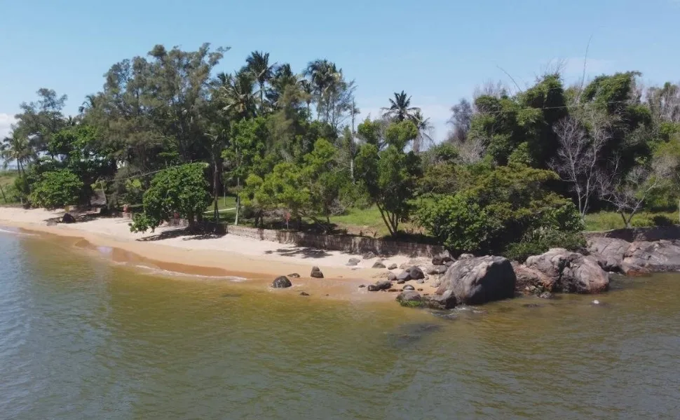 "Ilha da Baleia", envolvida em polêmica na Justiça capixaba, é colocada à venda