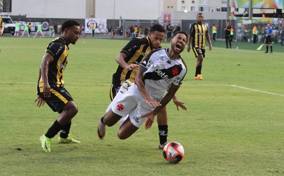 Vasco e Volta Redonda empatam em jogo no Kleber Andrade