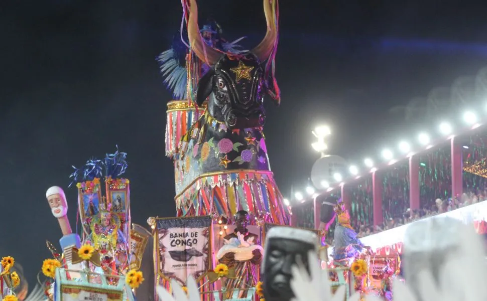 Chegou o que Faltava faz homenagem ao mangue e panela de barro no Sambão