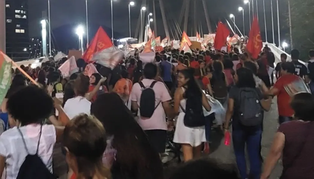 Protesto provoca interdição do trânsito nas ruas de Vitória