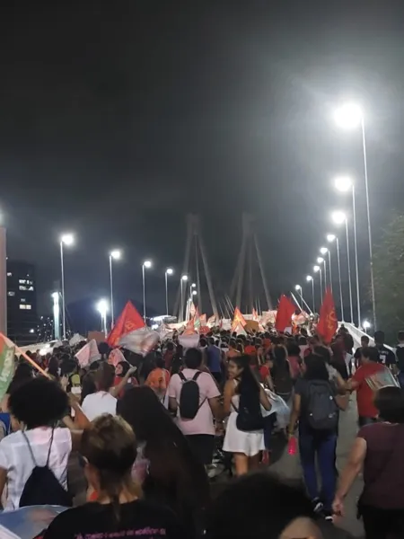 Protesto provoca interdição do trânsito nas ruas de Vitória