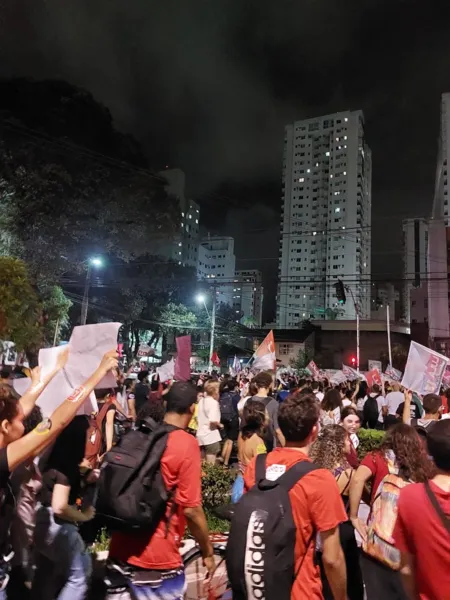 Protesto provoca interdição do trânsito nas ruas de Vitória