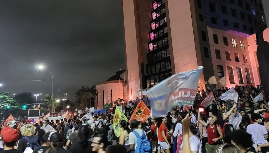 Protesto provoca interdição do trânsito nas ruas de Vitória