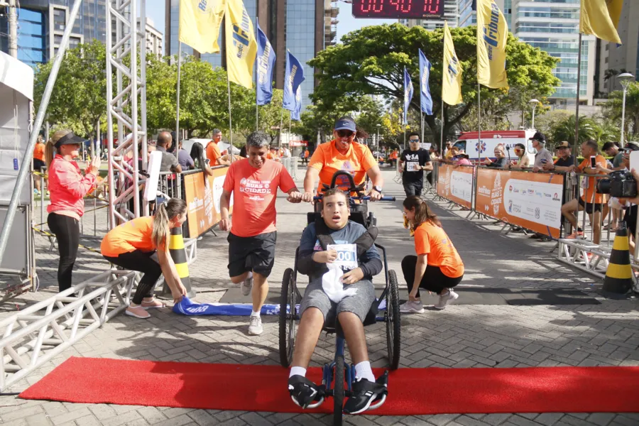 Veja a galeria de fotos da 9ª Corrida Tribuna Ruas da Cidade