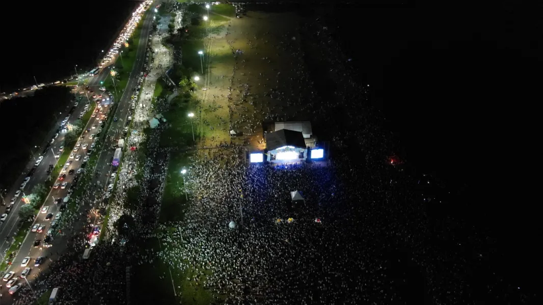 FOTOS E VÍDEOS | Veja como foi a virada do ano em Vitória