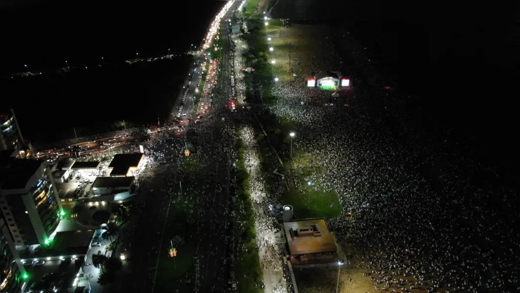 FOTOS E VÍDEOS | Veja como foi a virada do ano em Vitória